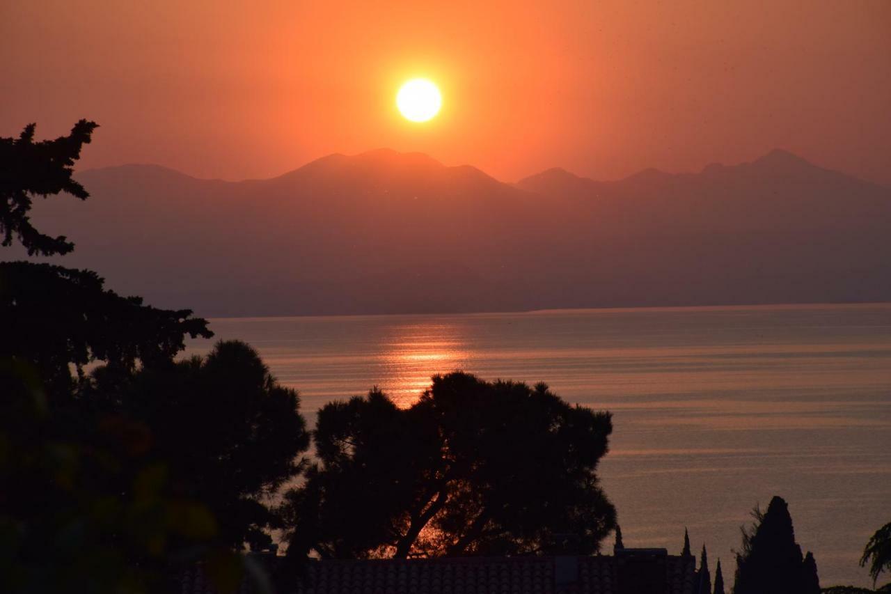 باردولينو Lovely Villa Elena - Garda Lake المظهر الخارجي الصورة